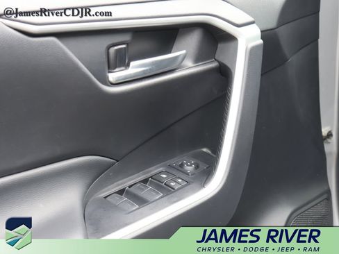 Used 2024 Toyota RAV4 XLE FWD image 21