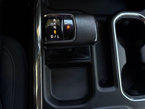 Used 2022 Chevrolet Silverado 1500 LT RWD image 19