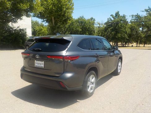 Used 2020 Toyota Highlander L image 5