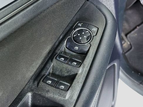 Used 2019 Ford Edge SE FWD image 20