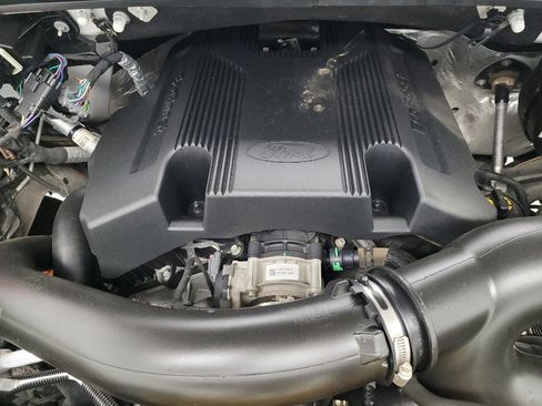 Used 2019 Ford F150 Lariat w/ Equipment Group 502A Luxury AWD/4WD image 30