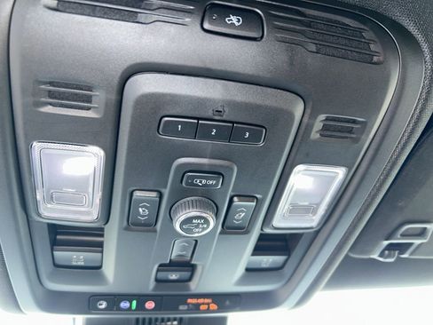 Used 2023 GMC Yukon Denali Ultimate image 19