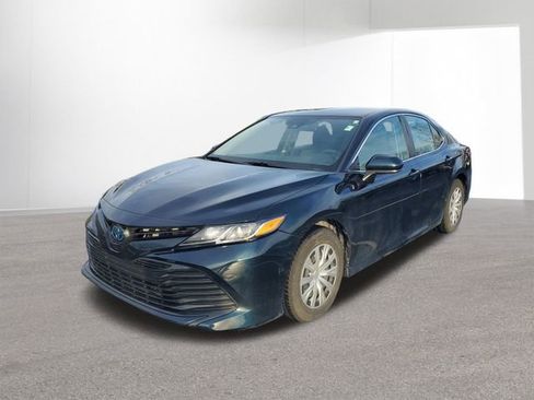 Used 2020 Toyota Camry LE image 11