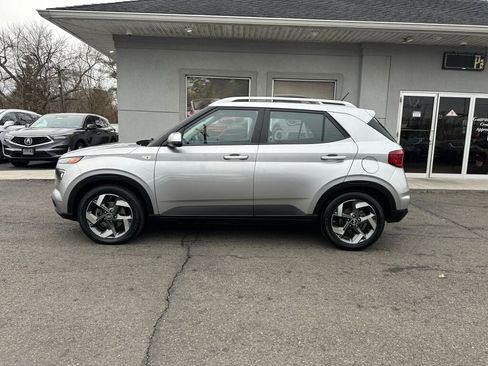 Used 2023 Hyundai Venue SEL w/ Cargo Package image 4