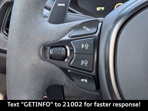 Used 2022 Aston Martin V8 Vantage Coupe image 29