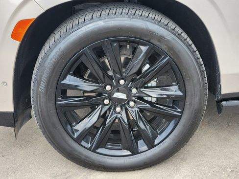 Certified 2022 Cadillac Escalade Sport w/ Touring Package AWD/4WD image 31