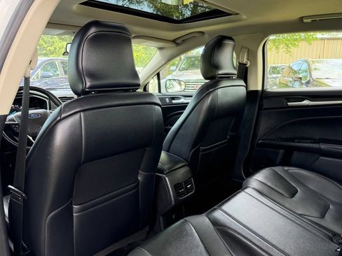 Used 2019 Ford Fusion Titanium AWD/4WD image 16