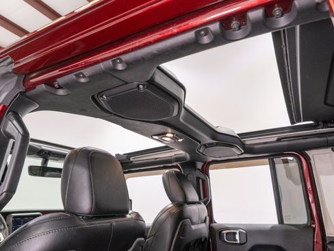 Used 2021 Jeep Wrangler Unlimited Rubicon AWD/4WD image 11
