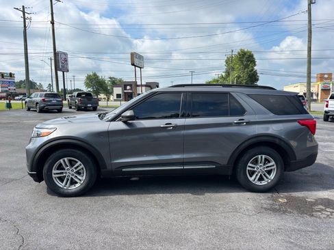 Used 2021 Ford Explorer XLT w/ Equipment Group 202A RWD image 4