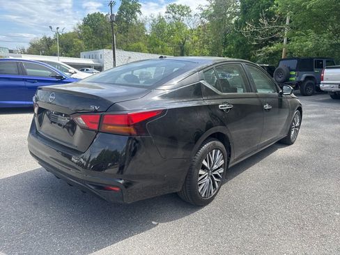 Used 2023 Nissan Altima 2.5 SV image 4