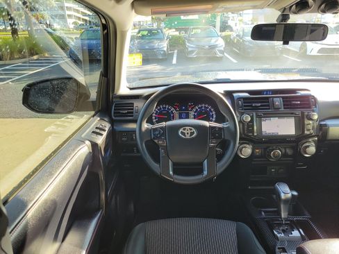Used 2017 Toyota 4Runner TRD Off-Road AWD/4WD image 26