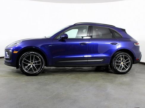 Certified 2025 Porsche Macan image 2