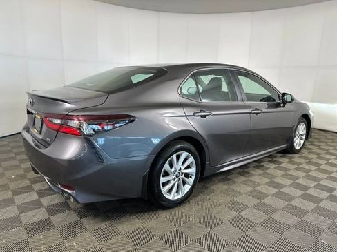 Used 2024 Toyota Camry SE FWD image 3