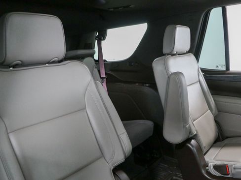 Used 2023 GMC Yukon SLT AWD/4WD image 32