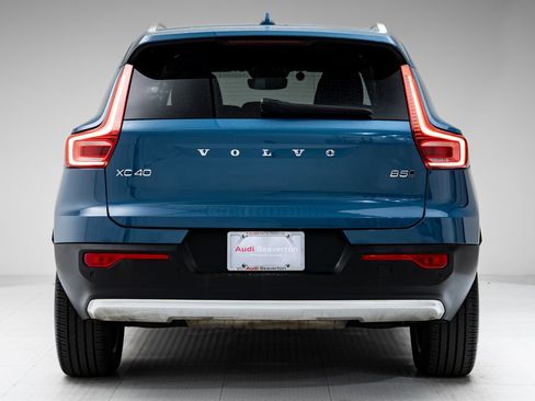 Used 2024 Volvo XC40 B5 Core AWD/4WD image 32