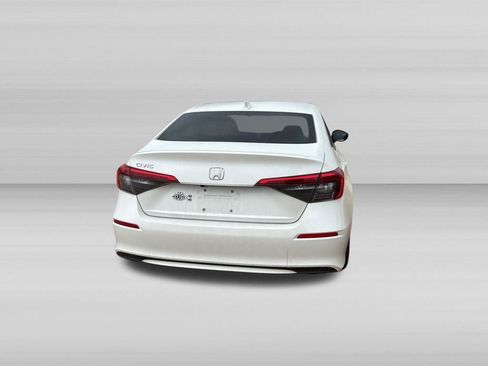 Used 2022 Honda Civic EX image 5