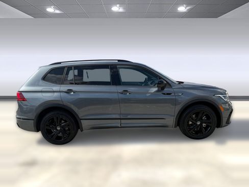 Certified 2023 Volkswagen Tiguan SE R-Line FWD image 7