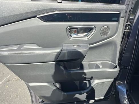 New 2025 Honda Pilot Touring image 14