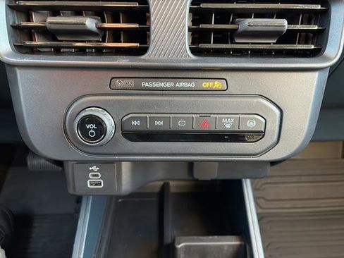 Used 2025 Ford Maverick XL w/ Equipment Group 102A image 22