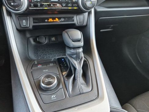 Certified 2025 Toyota RAV4 XLE AWD/4WD image 12