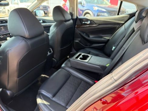 Used 2017 Nissan Maxima Platinum FWD image 17