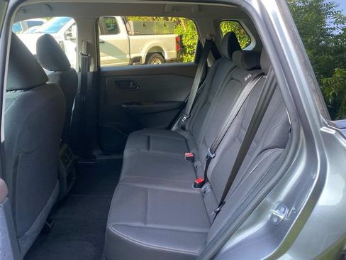 Used 2023 Nissan Rogue S FWD image 9