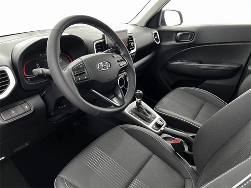 New 2025 Hyundai Venue Limited image 14