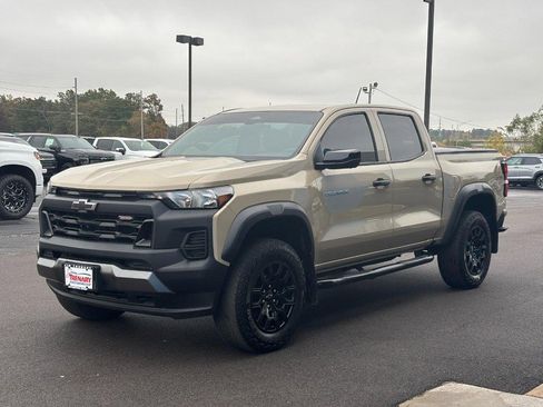 Used 2023 Chevrolet Colorado Trail Boss w/ Technology Package image 8