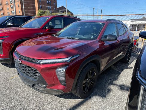 Used 2024 Chevrolet Trax ACTIV image 3