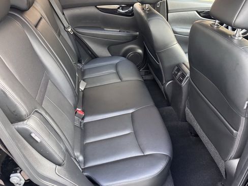 Used 2022 Nissan Rogue Sport SL w/ Premium Package image 12