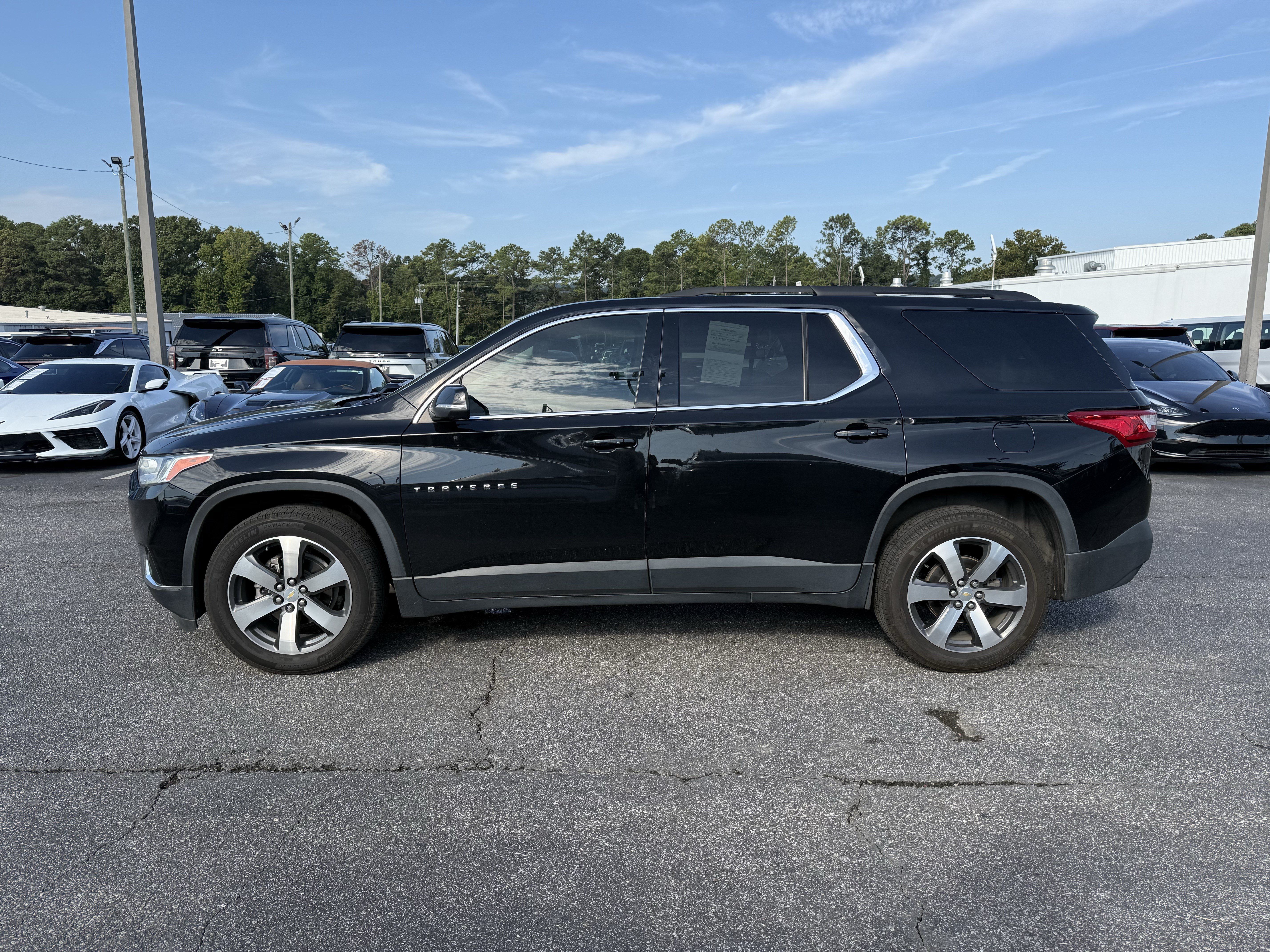 Used 2021 Chevrolet Traverse LT w/ LT Premium Package FWD image 8