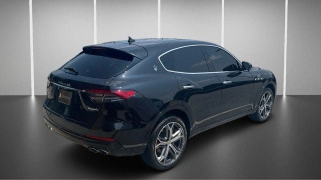 Used 2023 Maserati Levante GT AWD/4WD image 7