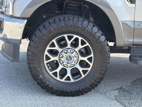 Used 2020 Ford F250 Lariat w/ Lariat Value Package image 28