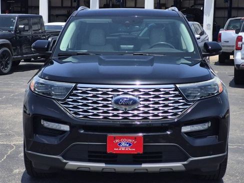Used 2020 Ford Explorer Platinum w/ Premium Technology Package AWD/4WD image 2
