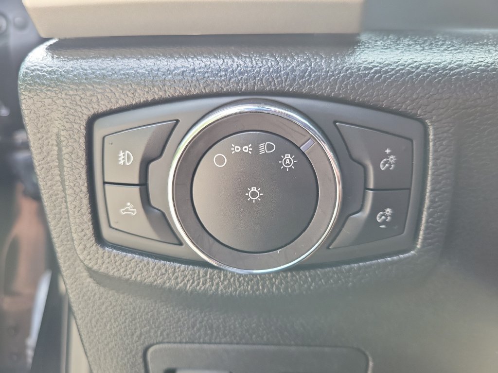 Used 2019 Ford F150 Lariat w/ Equipment Group 502A Luxury AWD/4WD image 23