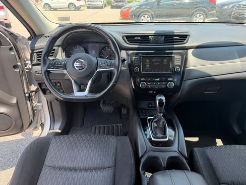 Used 2019 Nissan Rogue SV w/ Premium Package AWD/4WD image 18
