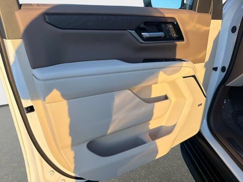 New 2026 GMC Yukon Denali w/ Advanced Technology Package AWD/4WD image 17