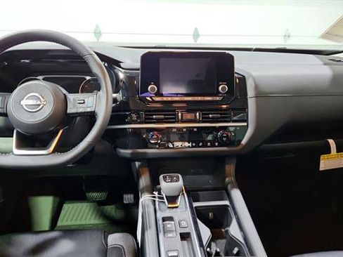 New 2025 Nissan Pathfinder SV image 23