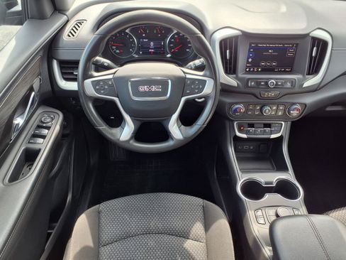 Used 2023 GMC Terrain SLE w/ Driver Convenience Package FWD image 3