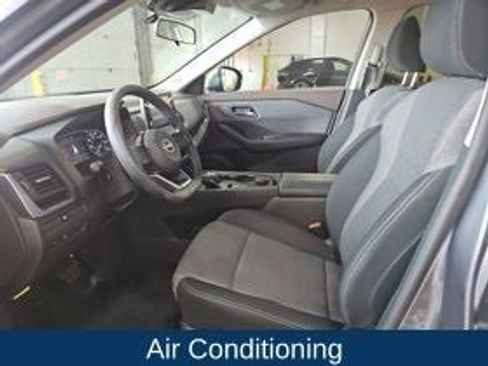 Used 2023 Nissan Rogue SV AWD/4WD image 11