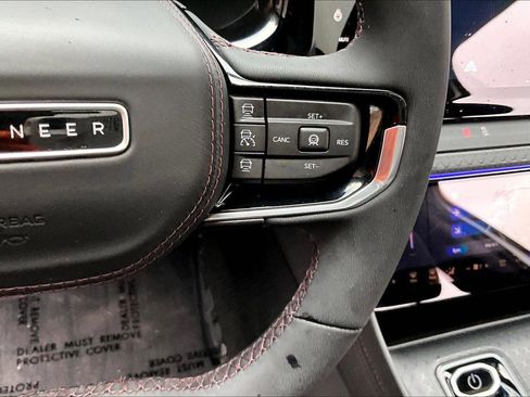 Used 2025 Jeep Wagoneer S Limited image 19