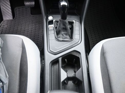 Used 2022 Volkswagen Taos S image 14