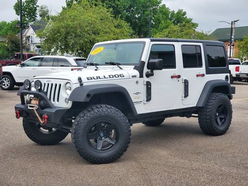 Used 2015 Jeep Wrangler Unlimited Sahara w/ Dual Top Group AWD/4WD image 28