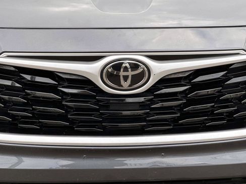 Certified 2020 Toyota Highlander XLE image 8