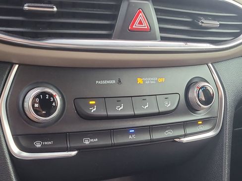 Used 2020 Hyundai Santa Fe SE image 20