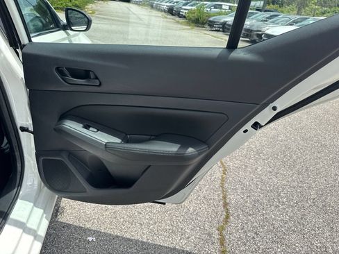 Used 2025 Nissan Altima 2.5 SV FWD image 16