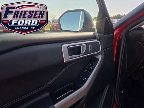 Used 2024 Ford Explorer XLT w/ Equipment Group 202A AWD/4WD image 9