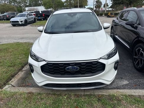 Certified 2024 Ford Escape ST-Line Select image 3