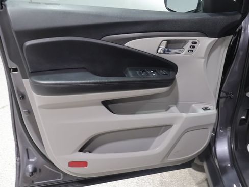 Used 2021 Honda Pilot Black Edition image 13