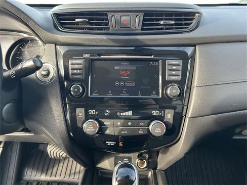 Used 2020 Nissan Rogue SV image 21